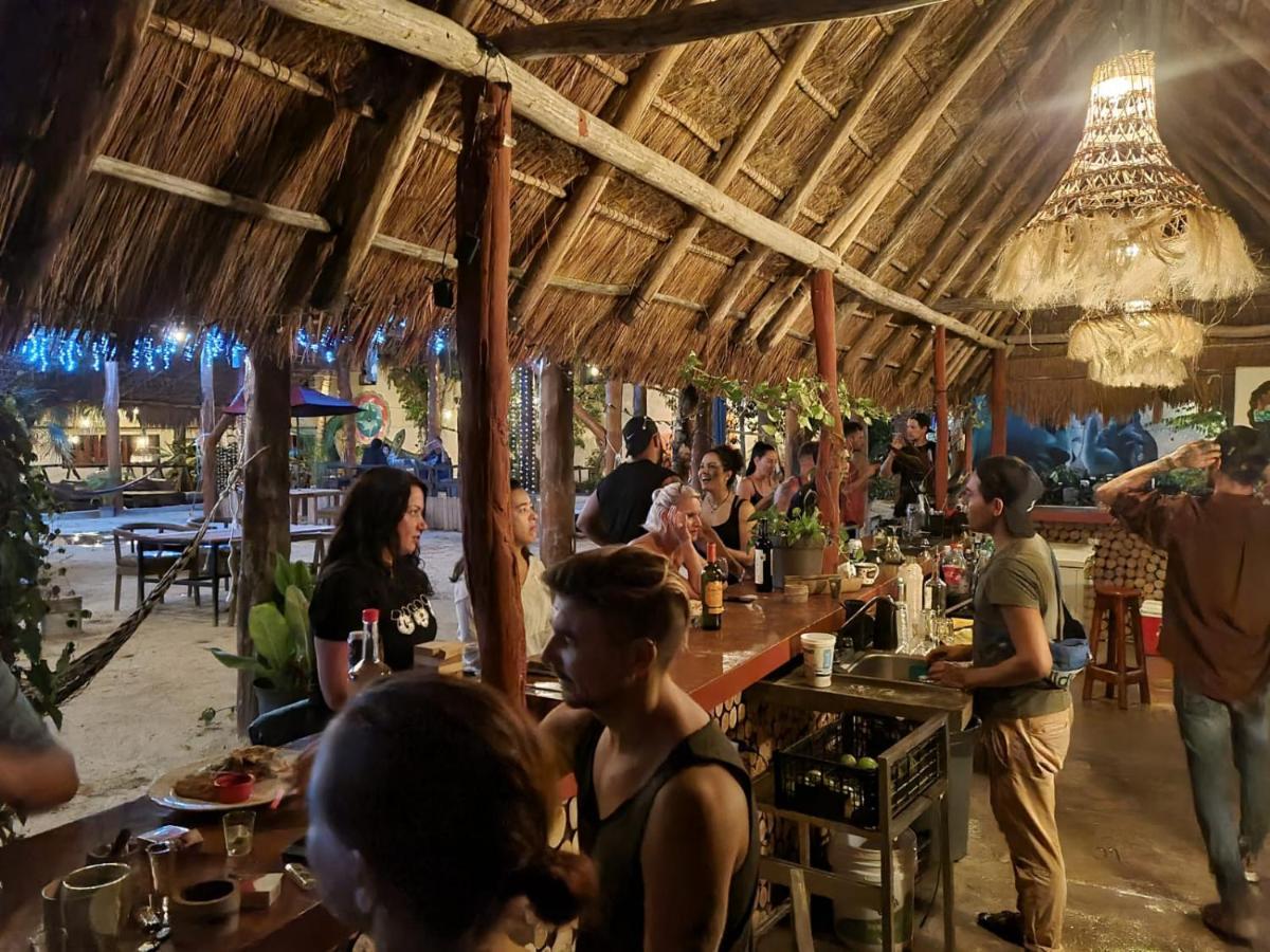 The All Inclusive Hostel - Food, Drinks And Transportation To The Beach And Cenotes Tulum Bagian luar foto