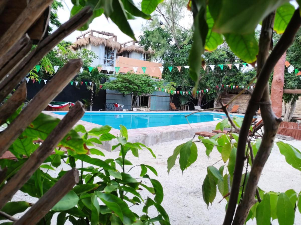 The All Inclusive Hostel - Food, Drinks And Transportation To The Beach And Cenotes Tulum Bagian luar foto