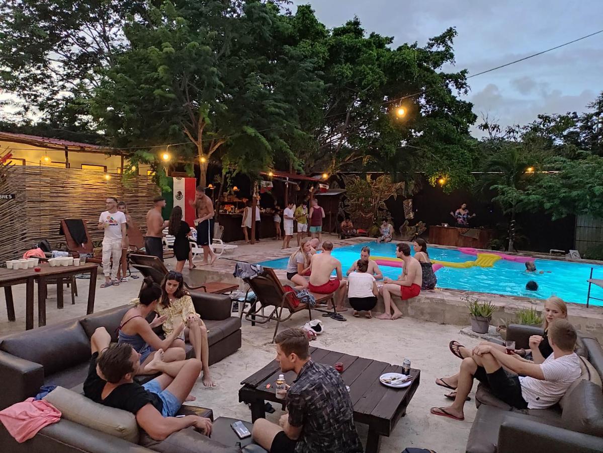 The All Inclusive Hostel - Food, Drinks And Transportation To The Beach And Cenotes Tulum Bagian luar foto