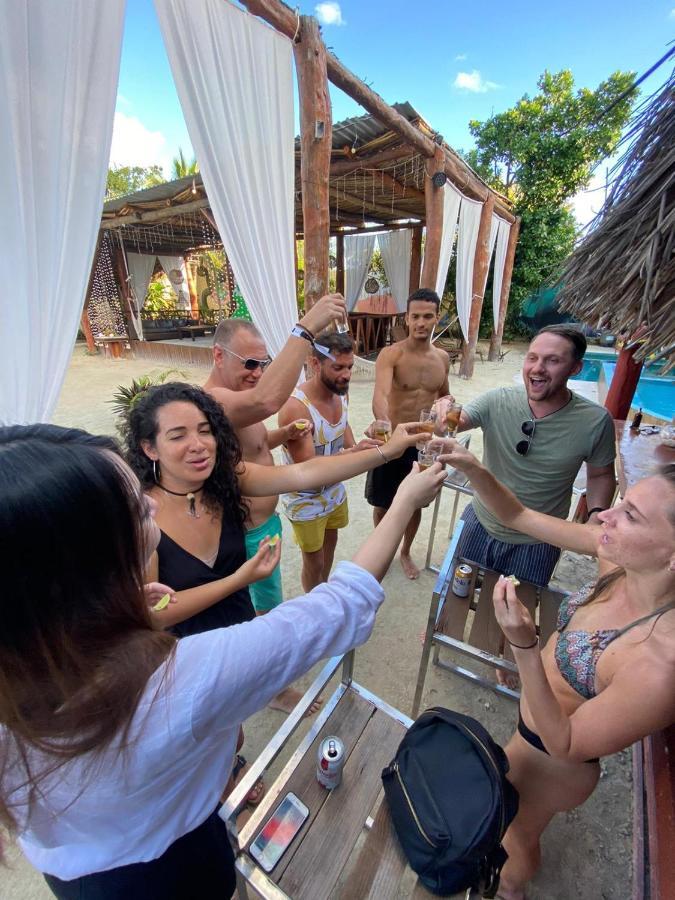 The All Inclusive Hostel - Food, Drinks And Transportation To The Beach And Cenotes Tulum Bagian luar foto