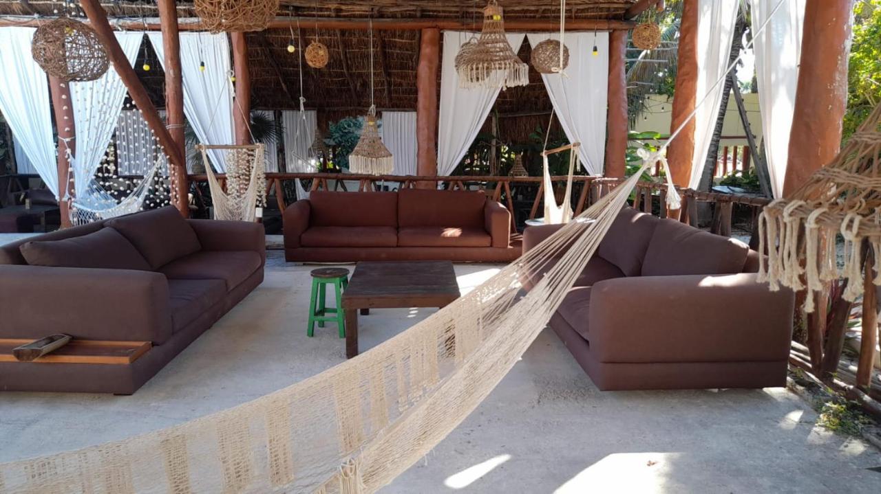 The All Inclusive Hostel - Food, Drinks And Transportation To The Beach And Cenotes Tulum Bagian luar foto