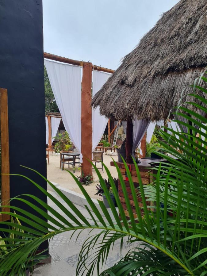 The All Inclusive Hostel - Food, Drinks And Transportation To The Beach And Cenotes Tulum Bagian luar foto
