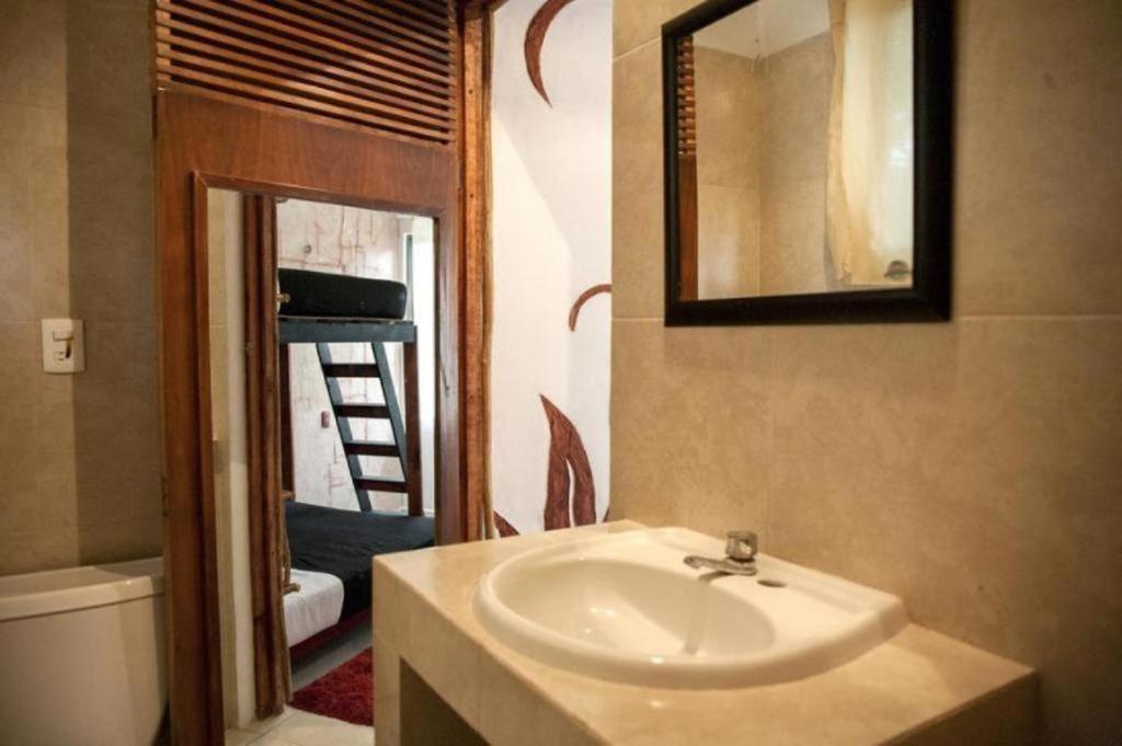 The All Inclusive Hostel - Food, Drinks And Transportation To The Beach And Cenotes Tulum Bagian luar foto