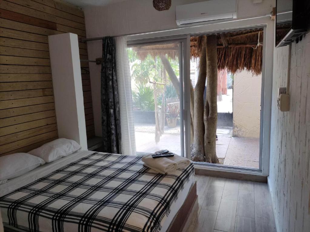 The All Inclusive Hostel - Food, Drinks And Transportation To The Beach And Cenotes Tulum Bagian luar foto